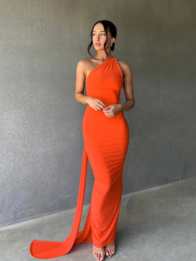 Vestido largo asimétrico con espalda abierta