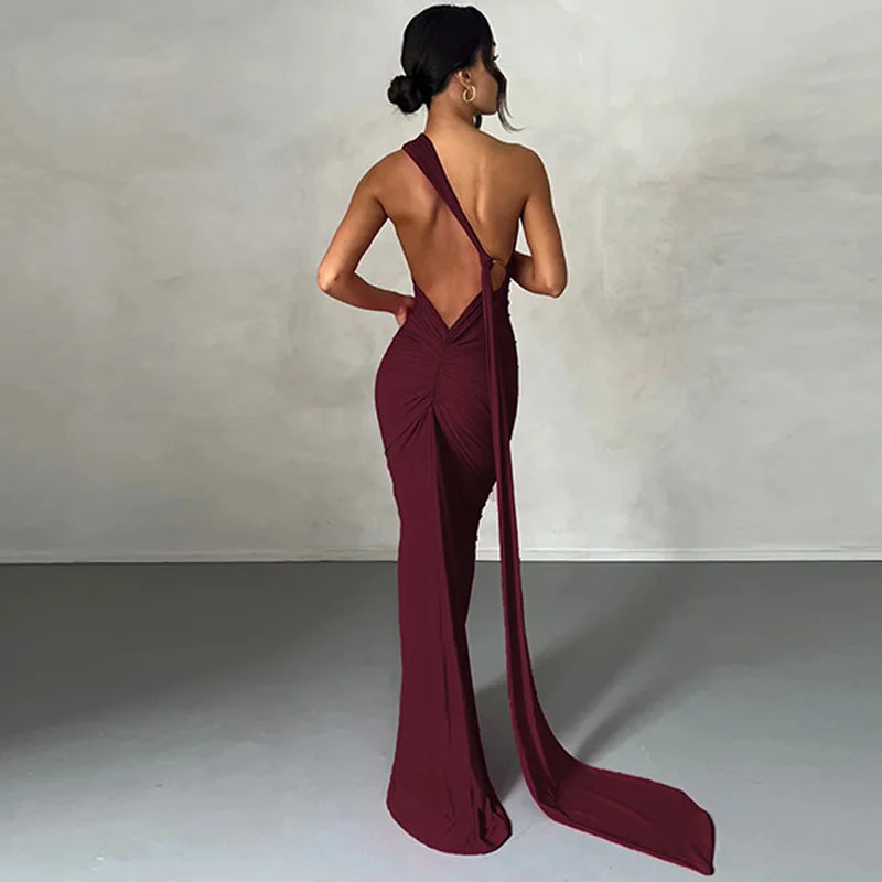 Vestido largo asimétrico con espalda abierta